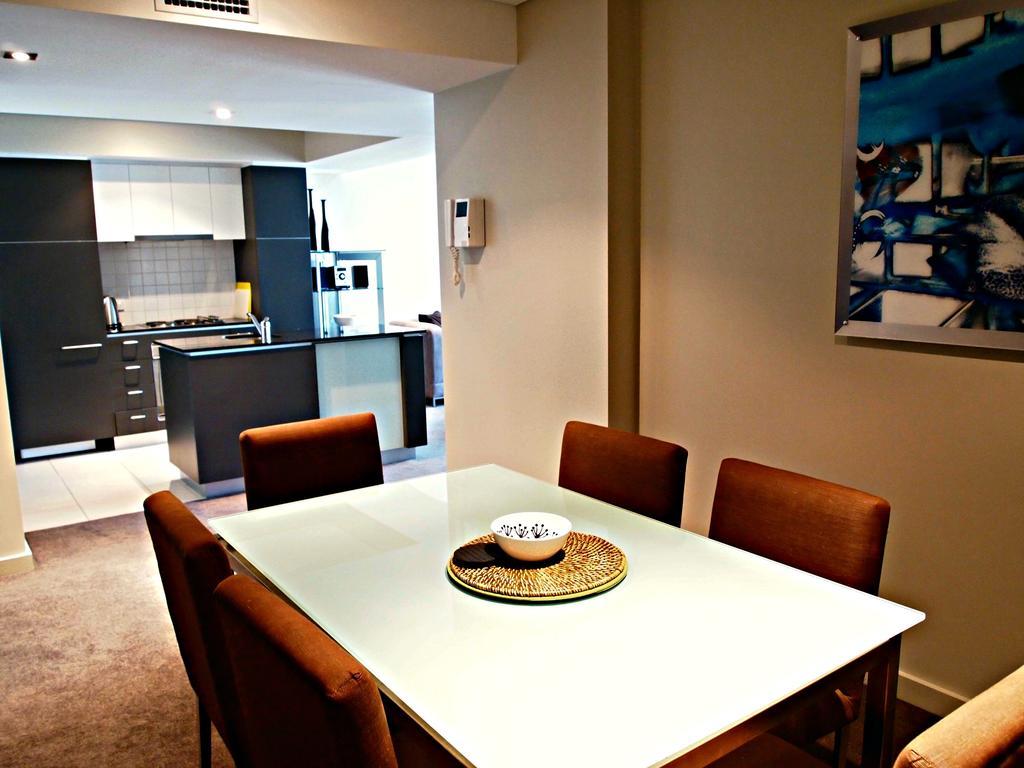 Adelaide Dress Circle Apartments - North Terrace Rum bild